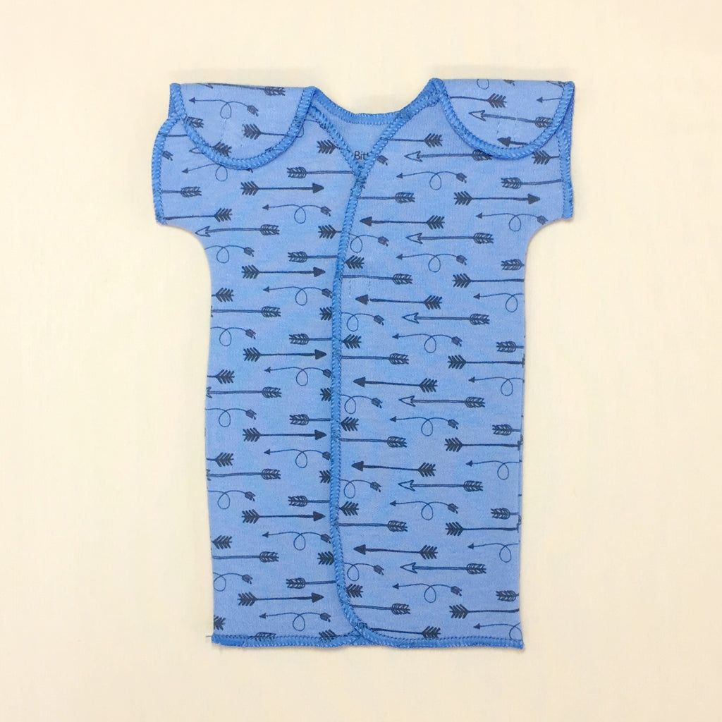 NICU Baby Gown Blue with Arrow Pattern And Velcro Shoulder Openings